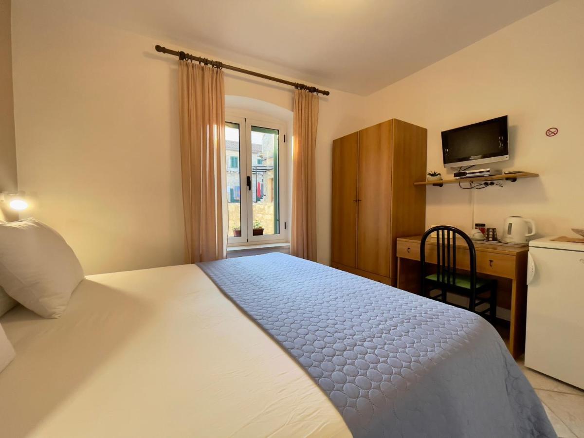 Rooms And Apartments Villa Town Gate Hvar Hvar Town Luaran gambar